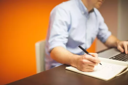 7 Essential Tips for Creating a Productive and Stylish Home Office Space